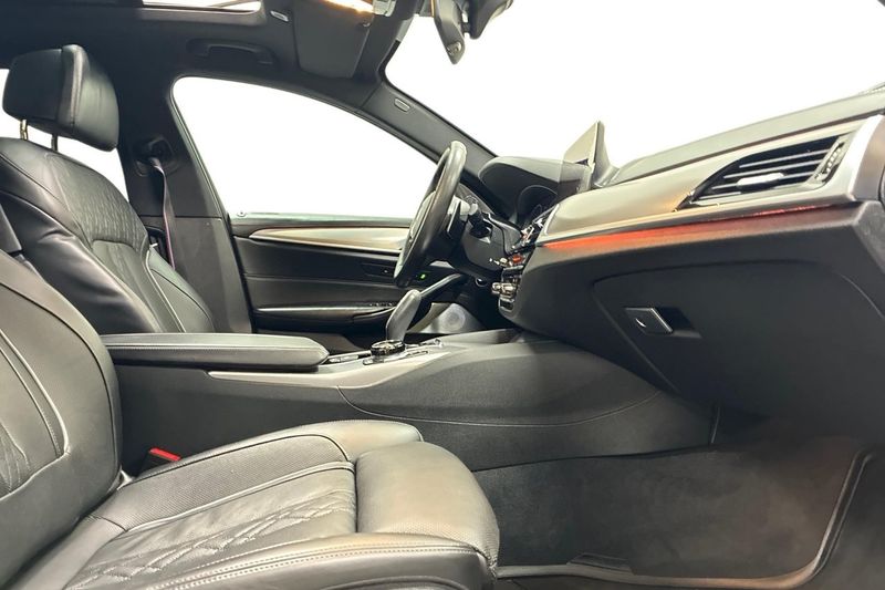 BMW M550 bild 15