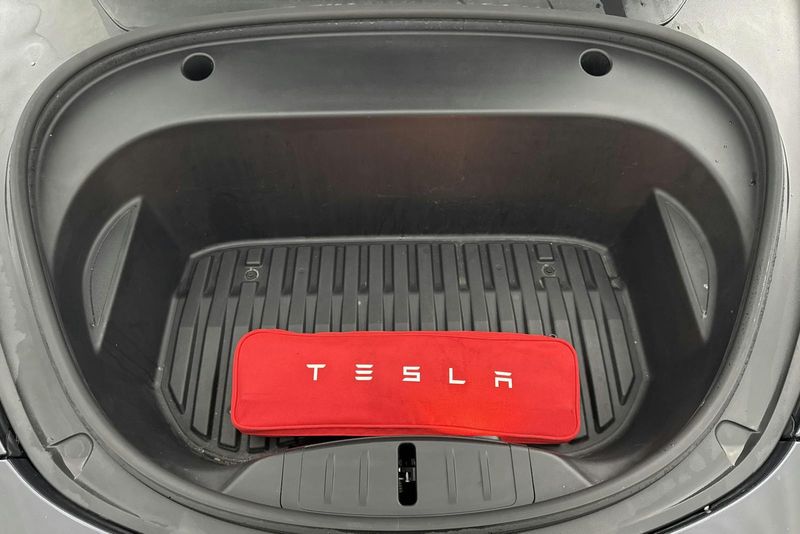 Tesla Model 3 bild 10