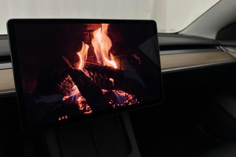 Tesla Model 3 bild 17