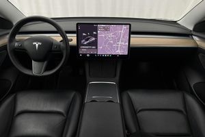 Tesla Model 3 bild 7