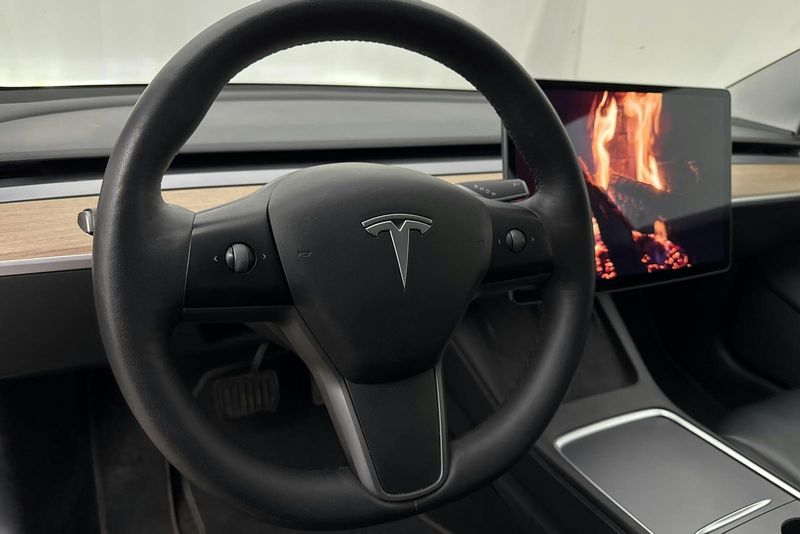 Tesla Model 3 bild 18
