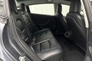 Tesla Model 3 bild 9
