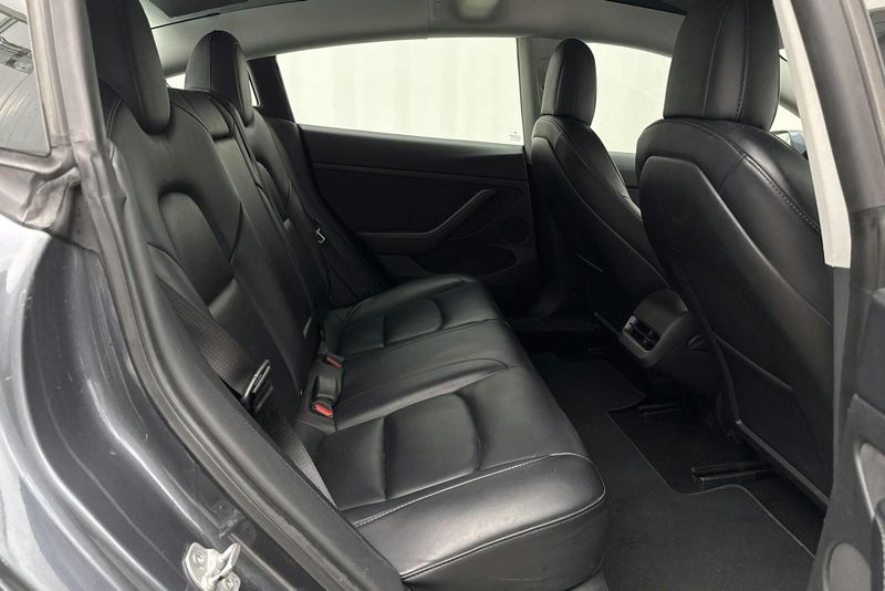 Tesla Model 3 bild 9