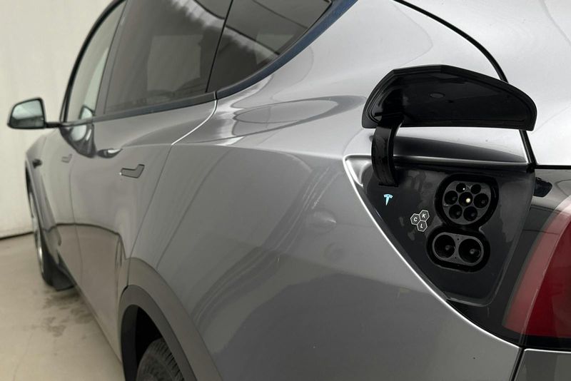 Tesla Model Y bild 21