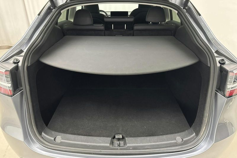 Tesla Model Y bild 9