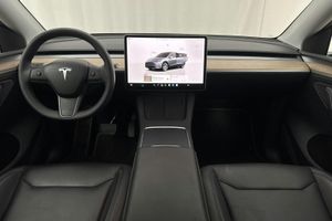 Tesla Model Y bild 6