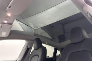 Tesla Model Y bild 17