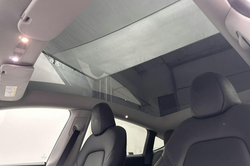Tesla Model Y bild 17