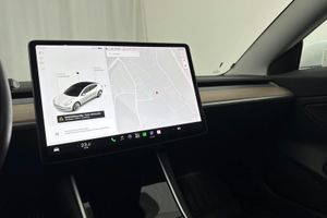 Tesla Model 3 bild 13