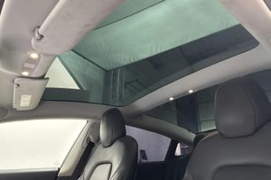 Tesla Model 3 bild 16