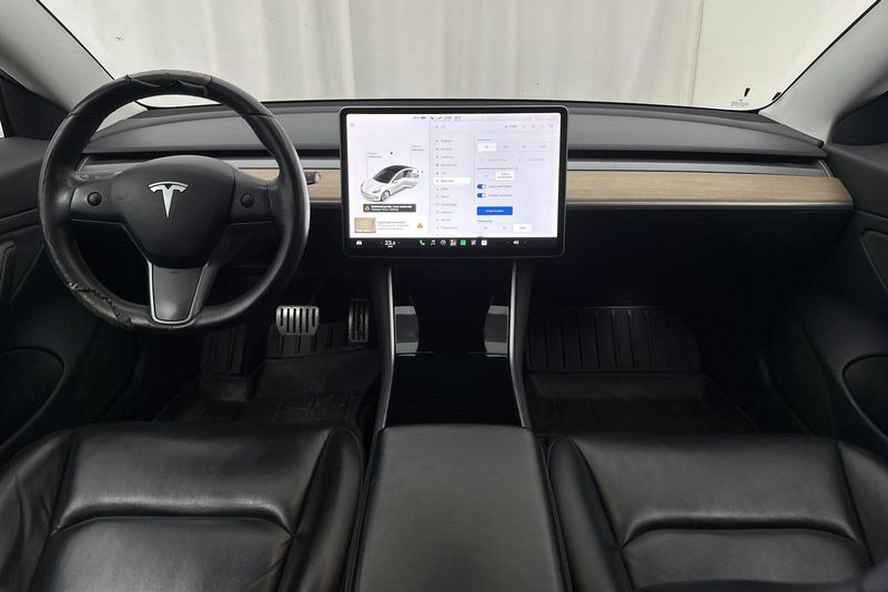 Tesla Model 3 bild 6