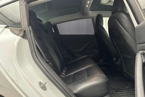 Tesla Model 3 bild 8