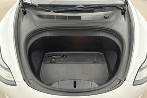 Tesla Model 3 bild 18
