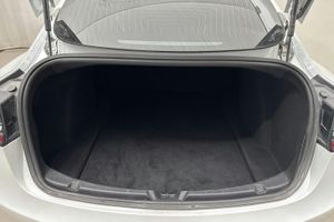 Tesla Model 3 bild 9