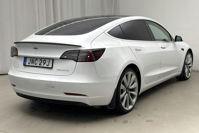 Tesla Model 3 bild 3