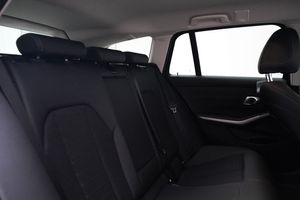 BMW 330 bild 18