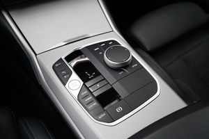 BMW 330 bild 15