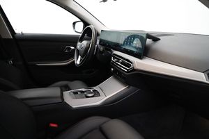BMW 330 bild 17