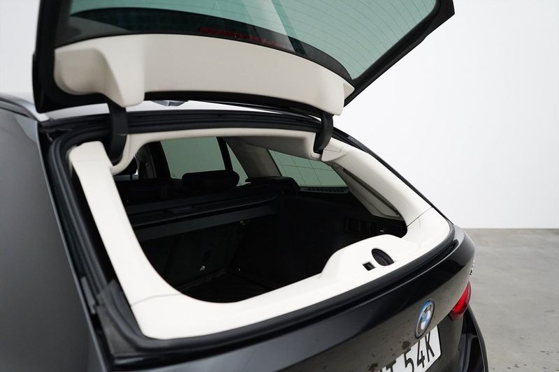 BMW 330 bild 19