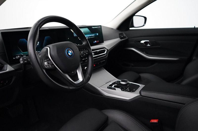 BMW 330 bild 6