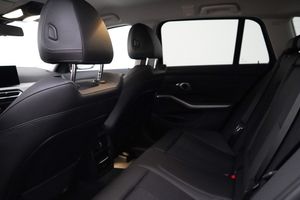 BMW 330 bild 8
