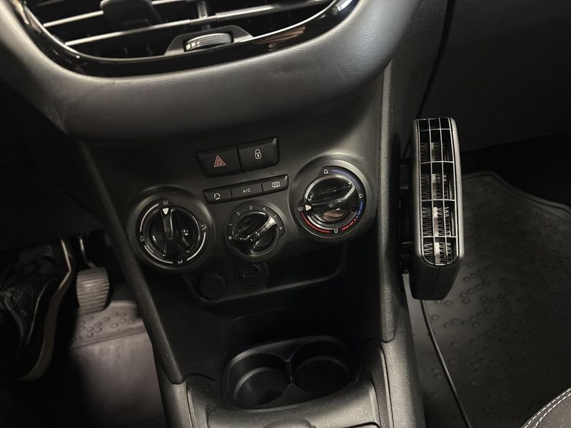 Peugeot 208 bild 13