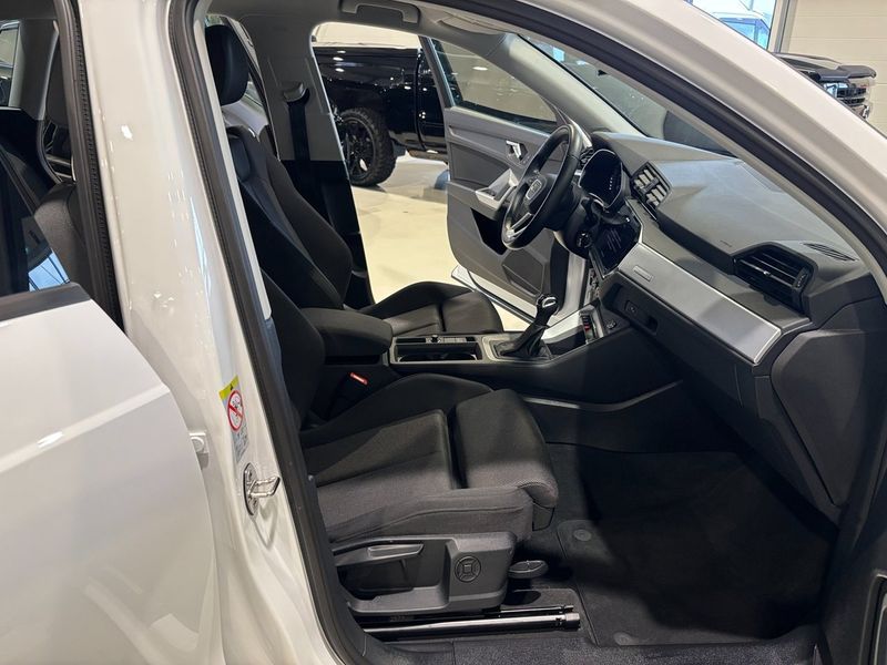 Audi Q3 bild 14