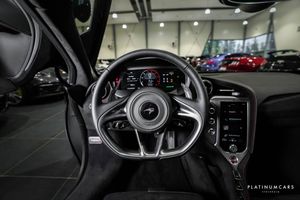 McLaren 750S bild 11