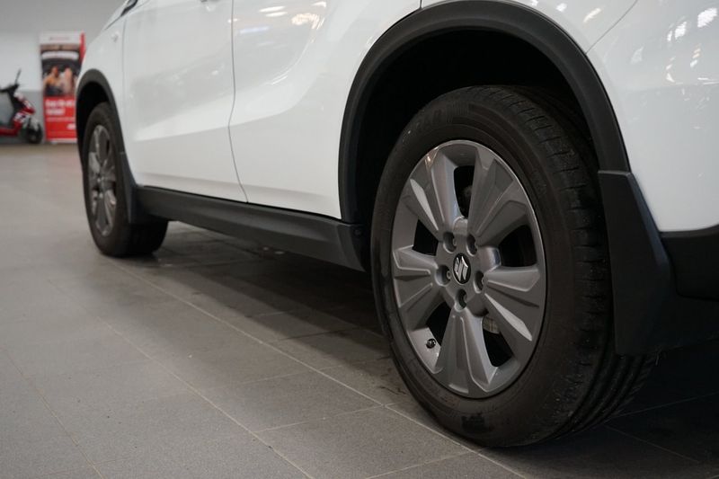 Suzuki Vitara bild 7
