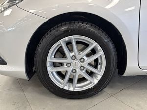 Toyota Auris bild 2