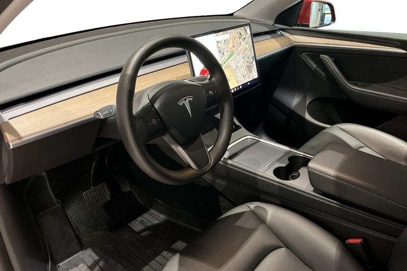 Tesla Model Y bild 6