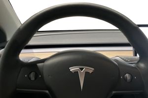 Tesla Model Y bild 7