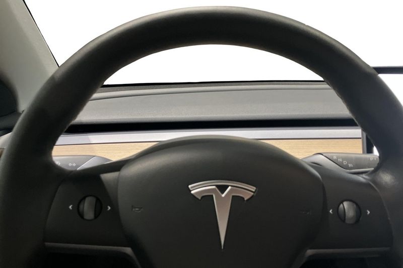 Tesla Model Y bild 7
