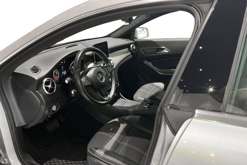 Mercedes CLA200 bild 9