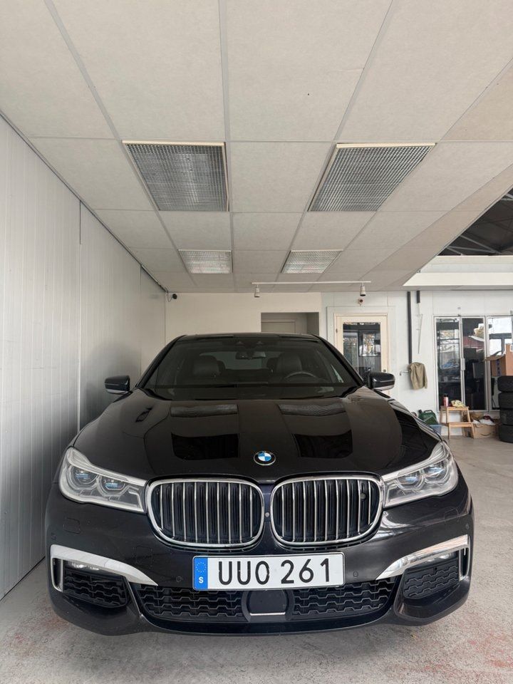 BMW 750 bild 7