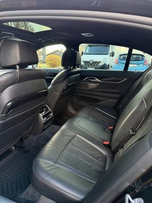 BMW 750 bild 6