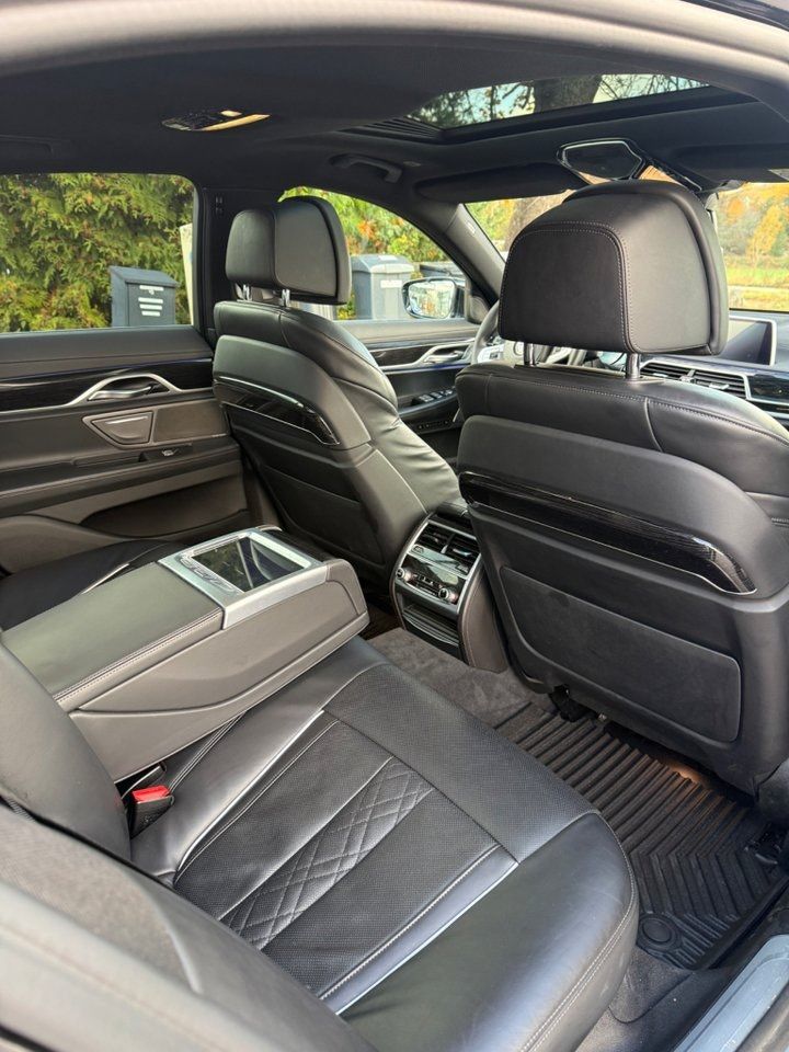 BMW 750 bild 15