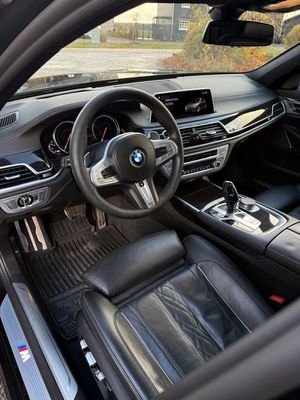BMW 750 bild 9