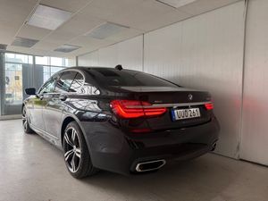 BMW 750 bild 4