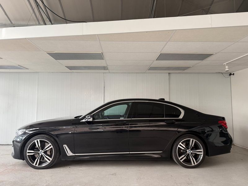 BMW 750 bild 3