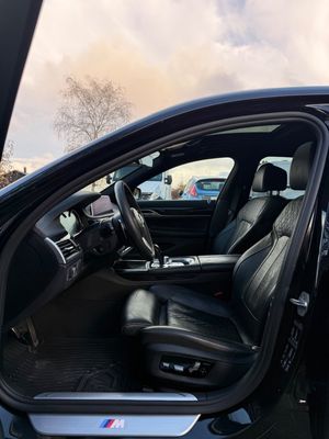 BMW 750 bild 11