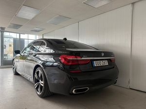 BMW 750 bild 5