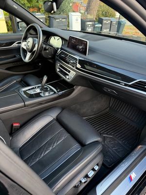BMW 750 bild 10