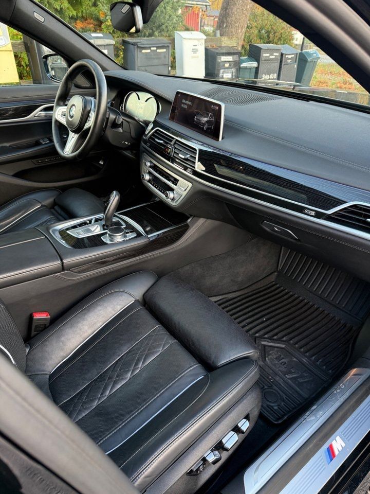BMW 750 bild 10