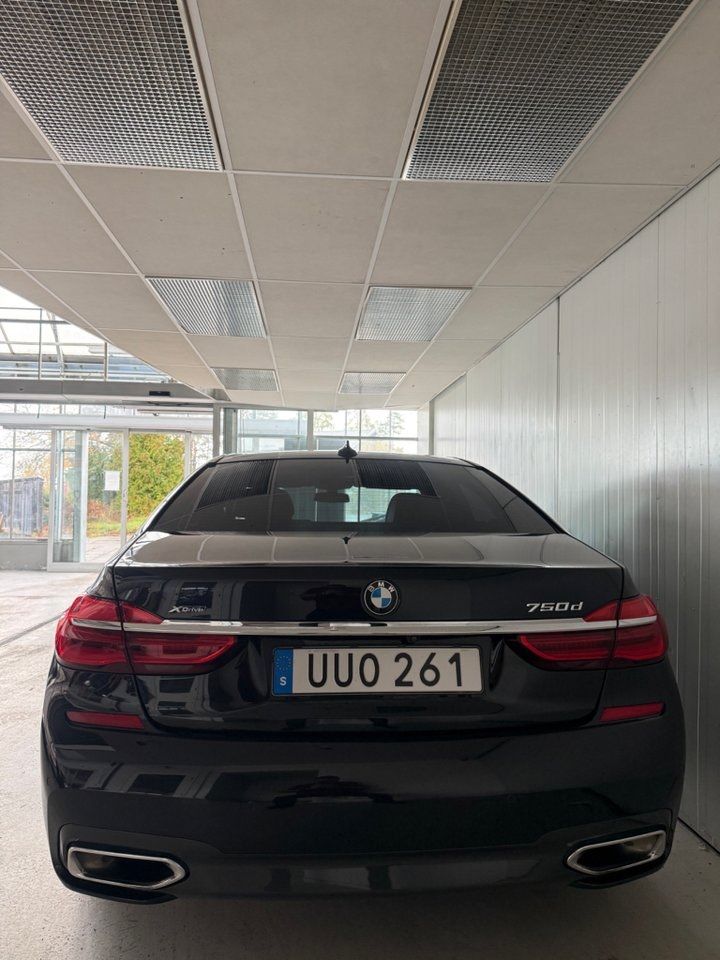 BMW 750 bild 8