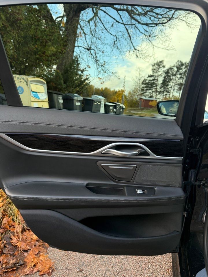 BMW 750 bild 17