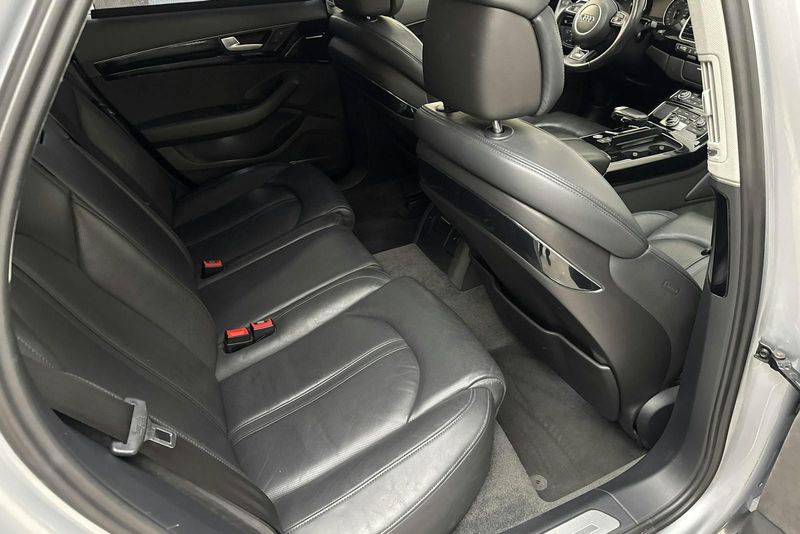 Audi A8 bild 8