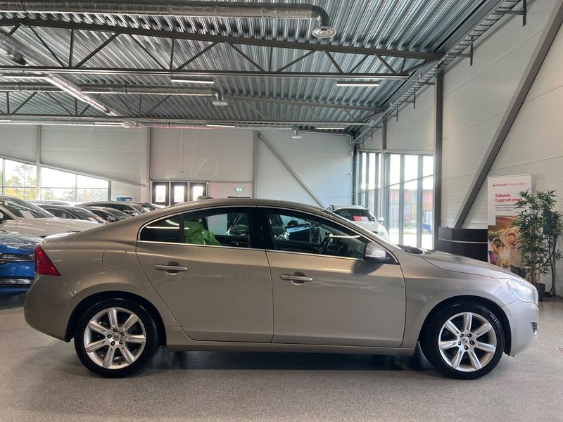 Volvo S60 bild 2