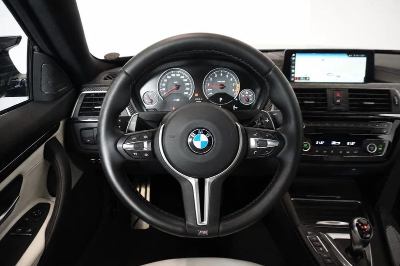 BMW M4 bild 16