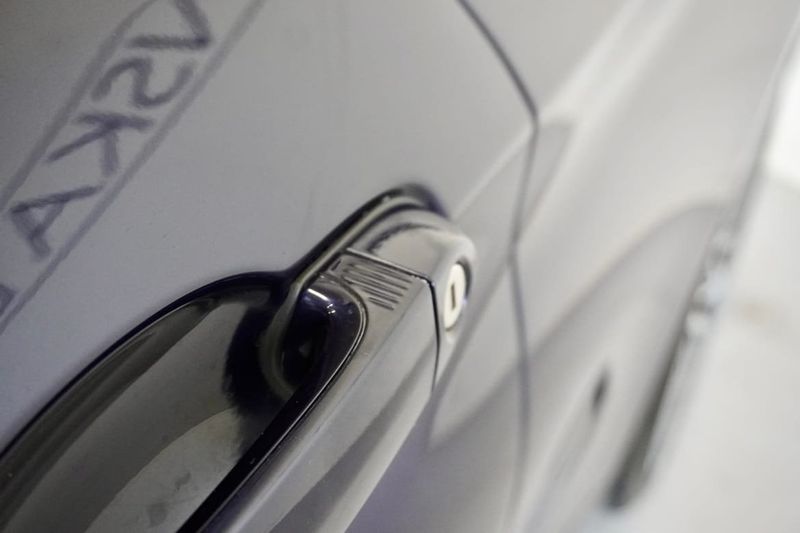 BMW M4 bild 5